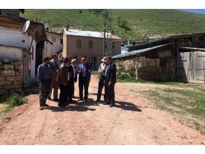 Vali Pehlivan Kopuz ve Hacıoğlu köylerinde asfalt çalışmalarını inceledi