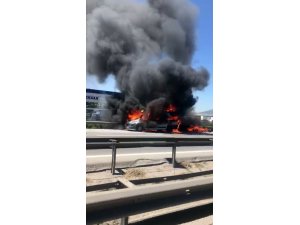 TEM Otoyolu’nda minibüs alev alev yandı