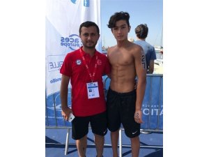Malatyalı yüzücü Metehan Altıntop derece yaptı