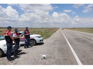 Jandarmadan ’drone’li trafik denetimi