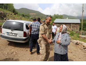 Kaymakam Çetin’den şehit ailesine bayram ziyareti