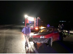 İki otomobil çarpıştı : 10 yaralı