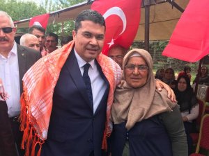 Yörük Ana: "Askerimiz Kandil’e Türk bayrağı dikerse bir kurban daha keseceğim"