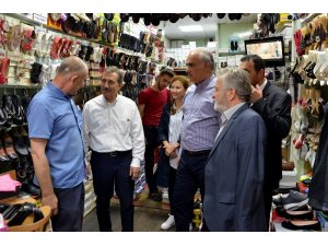 Başkan Ataç, Sivrihisar’da esnaf ziyareti gerçekleştirdi