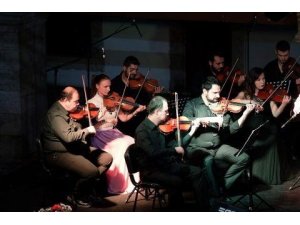 Kuşadası’nda oda orkestrasından balkan müzikleri konseri