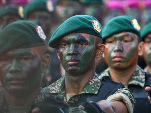 Malezya Suudi Arabistan'daki askerlerini geri çekebilir