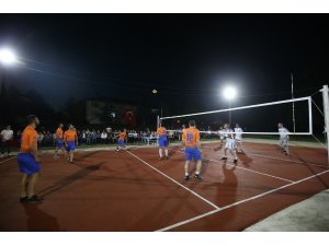 Başkan Toçoğlu voleybol turnuvasına katıldı