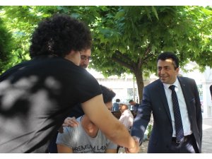 MHP’li Zırhlıoğlu, kapı kapı gezip ittifakın önemini anlatıyor