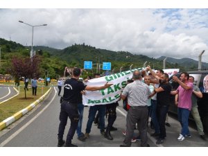 Ordu-Giresun Havaalanı’nda taksiciler ile polis arasında gerginlik