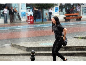 Bolu’da aniden bastıran yağmur etkili oldu