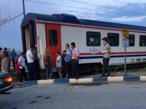 Manisa’da genç kıza tren çarptı