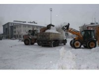 Malazgirt’te kar yağışı hayatı olumsuz etkiledi