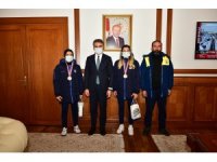 Türkiye Şampiyonu Boksörlere hediye