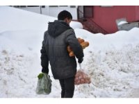 Tarsus Belediyesi zorlu kış gününde vatandaşın yanında oldu