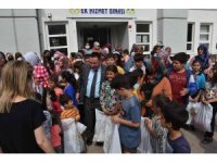 Bağlar Belediye Başkanı Beyoğlu’ndan çocuklara yardım