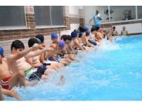 Onikişubat’ın 7 havuzunda 4 bin çocuk yüzme öğrenecek