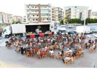 Çiğli Belediyesi tiyatro tırı mahalle turuna çıktı