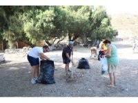 Belediye ve site sakinlerinden plaj temizliği