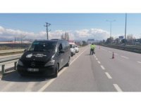 Alkollü araç kullanmaktan ehliyetini kaptıran sürücü polise yakalandı