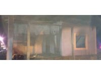 Gürpınar’da alevlere teslim olan ev kullanılamaz hale geldi