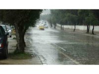Muğla’da sağanak yağış etkili oluyor
