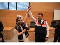 Polis ve Jandarma personeli üniformaları ile dünya evine girdi