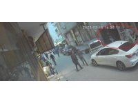 Kavgaya karışan şahısları süpürgeyle kovalarken canından oluyordu