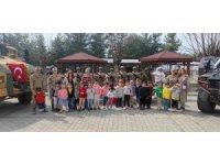 Siirt’te Mehmetçik tarafından öğrencilere gösteri ve tanıtım yapıldı