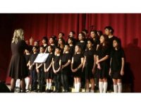 Ölüdeniz Ortaokulu öğrencileri ’Kınalı Kuzuları’ sahneledi