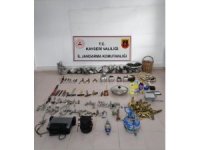 Evlerden Hırsızlık Yapan 4 Kişi Tutuklandı