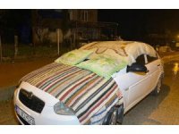 Dolu yağışına karşı araçlara battaniye ve yorganlı önlem