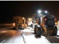 Kop Dağı Geçidinde kar ve tipiden ulaşımda aksamalar yaşandı