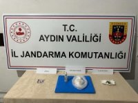 Uyuşturucu satıcıları jandarmadan kaçamadı