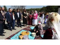 Roman kahramanlarına renkli anma