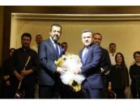 Şehzadeler Belediyesi Korosu, şehitler için sahne aldı