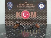 Kütahya’da yasa dışı silah ticareti yaptıkları iddiasıyla 5 şüpheli gözaltına alındı