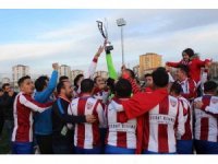 1966 Turanspor, kupasını aldı