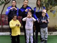 Polisler, özel çocukları unutmadı