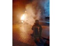 Motosiklet cadde ortasında alev alev yandı