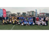 Yıldızlar futbolda 1. TOKİ Mehmet Akif Ersoy Ortaokulu