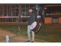 Osmaniyeli depremzede İzmirlileri sahura kaldırıyor