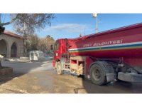 İzmit Belediyesi ekipleri, sel bölgesinde aralıksız çalışıyor