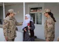 Jandarma asırlık çınarları unutmadı