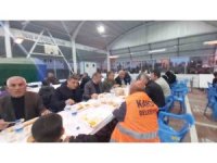 Turanlı, ilk iftar gününde vatandaşlarla aynı sofrayı paylaştı