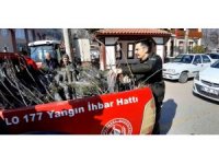 Depremde hayatını kaybedenlerin anısına fidan dağıtıldı