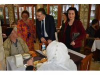 Kaymakam Odabaş, depremzede vatandaşlarla iftar sofrasında bir araya geldi