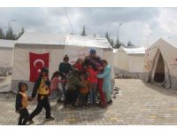 Depremzede çocuklar yaşadıkları travmayı çeşitli etkinliklerle atmaya çalışıyor