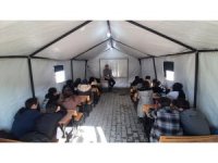 Adıyaman’da bin öğrenci çadır sınıflarda destek ve yetiştirme kurslarına başladı