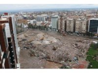Diyarbakır’da acil yıkılacak binaların enkaz kaldırma çalışmaları devam ediyor