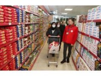 Küçükçekmece Belediyesi ihtiyaç sahibi vatandaşların faydalanabileceği "Sosyal Market"in açılışını yaptı